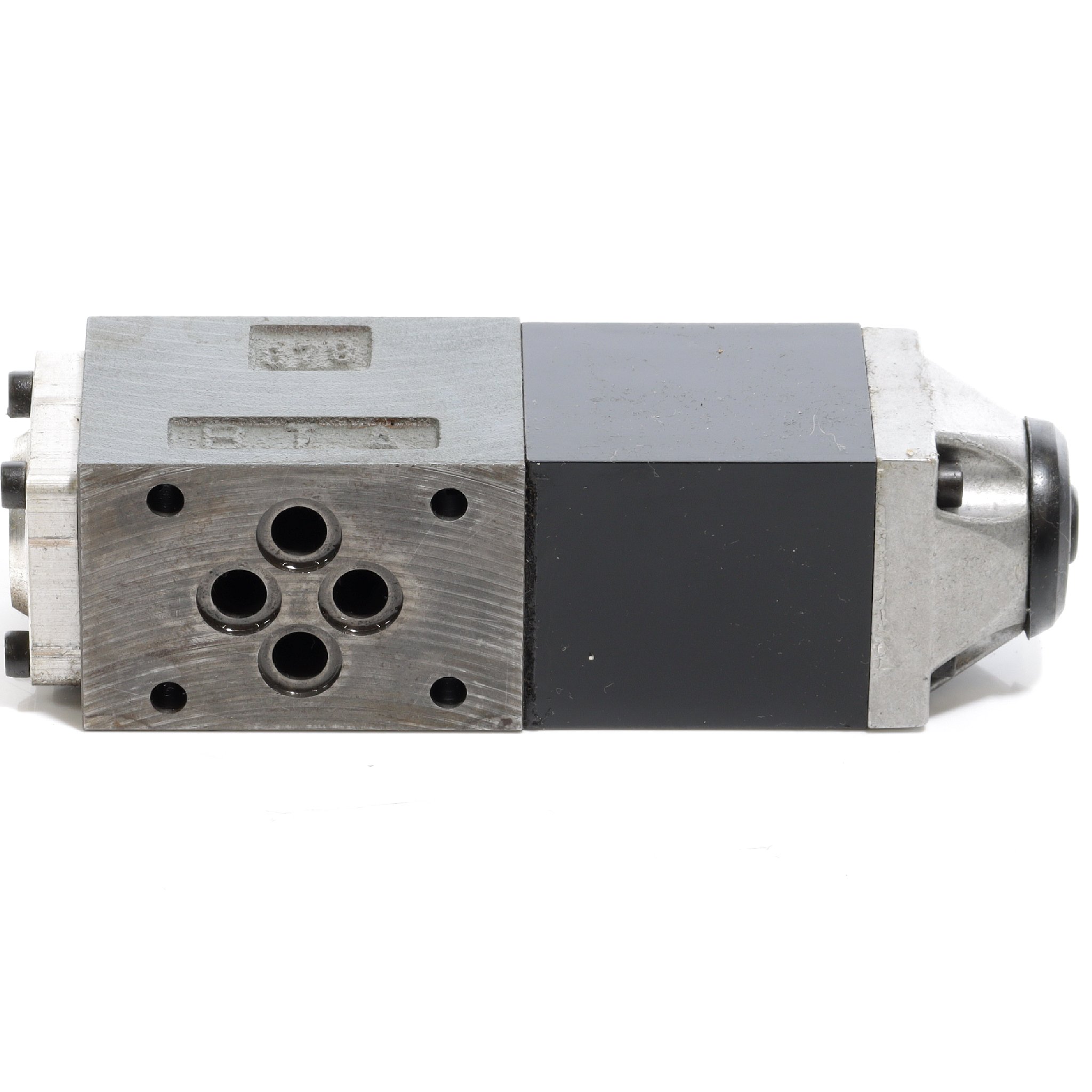 Hydraulic directional control valve  Used